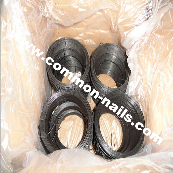 The 1kg single strand wire is made of high-quality soft annealing black iron that is machine wound into a precision wire spool. The inner and outer diameters of the roll can be adjusted according to the customer's needs. This type of binding wire can directly fit a 1-kilometer spool into an electric tool, making it simple and efficient to use. It is very popular in the European and American markets. Hot selling wire diameters include 1.24mm, 1.65mm, 2.11mm, 2.77mm, and so on. The packaging includes 1 kilogram, 3.5 pounds per roll, and 10 or 20 kilograms per carton.