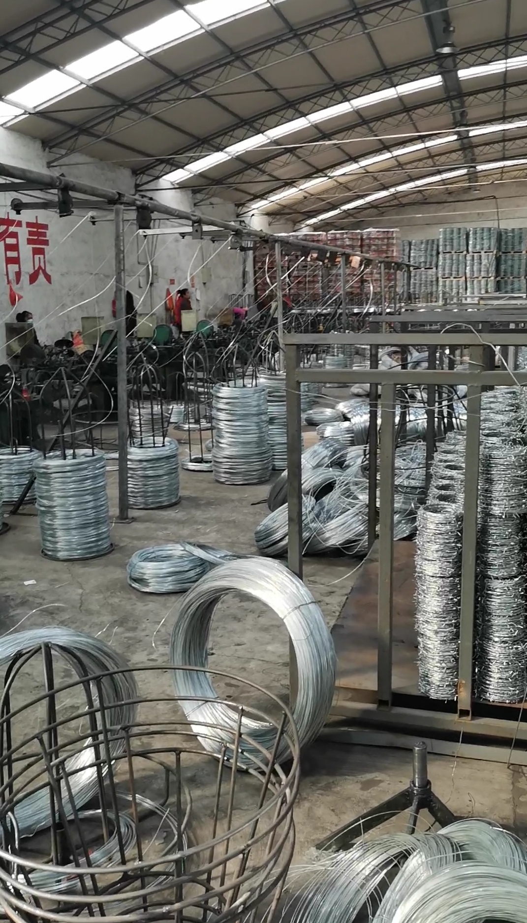 200m barbed wire roll
500m barbed wire roll