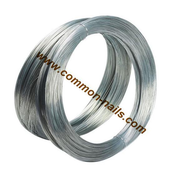  Electro-galvanized wire is also called cold galvanized wire. It is a galvanized wire made of low-carbon steel as the core wire and processed by wire drawing and electro-galvanizing. Zinc is gradually plated on the metal surface by unidirectional current in the electroplating tank.
The production speed is slow, the coating is uniform, and the thickness is thin, usually only 3-15 microns, and the appearance is bright.